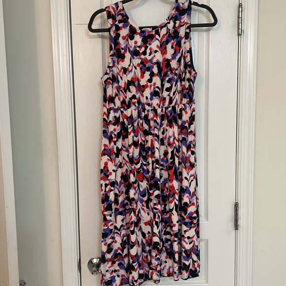 SLEEVELESS V Neck Floral Dress - Picture 6 of 6